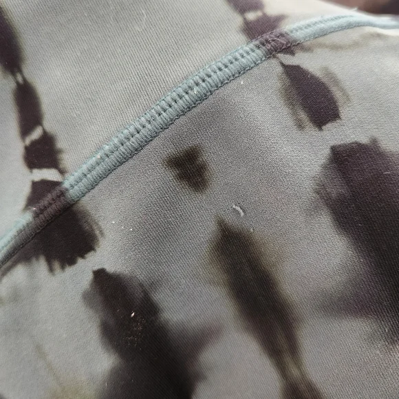 lululemon athletica Tie-Dye Leggings - Black and Green - Picture 2 of 2